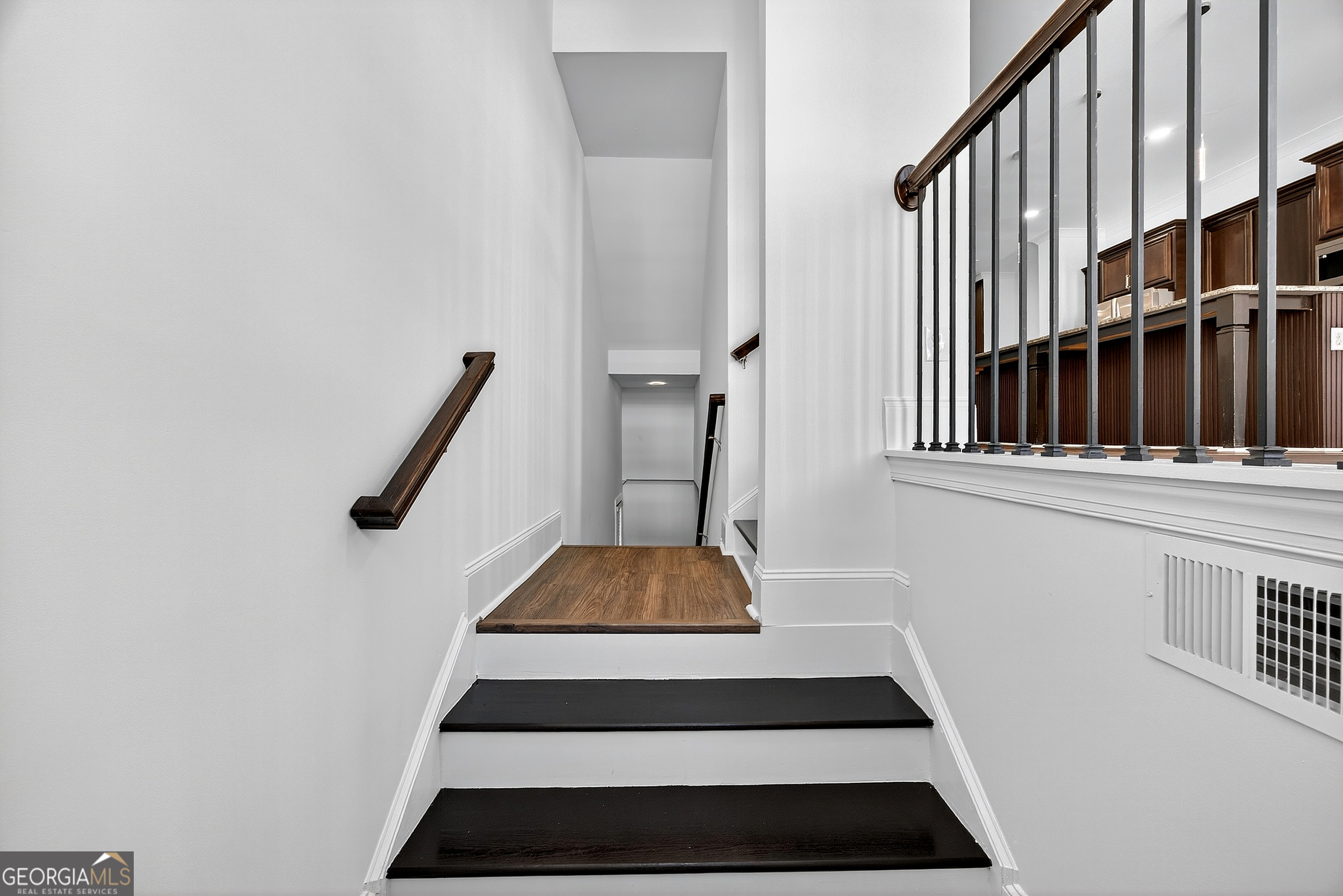 712 Avondale Hills Drive Decatur, GA 30032 - Photo 4 of 29 a view of entryway