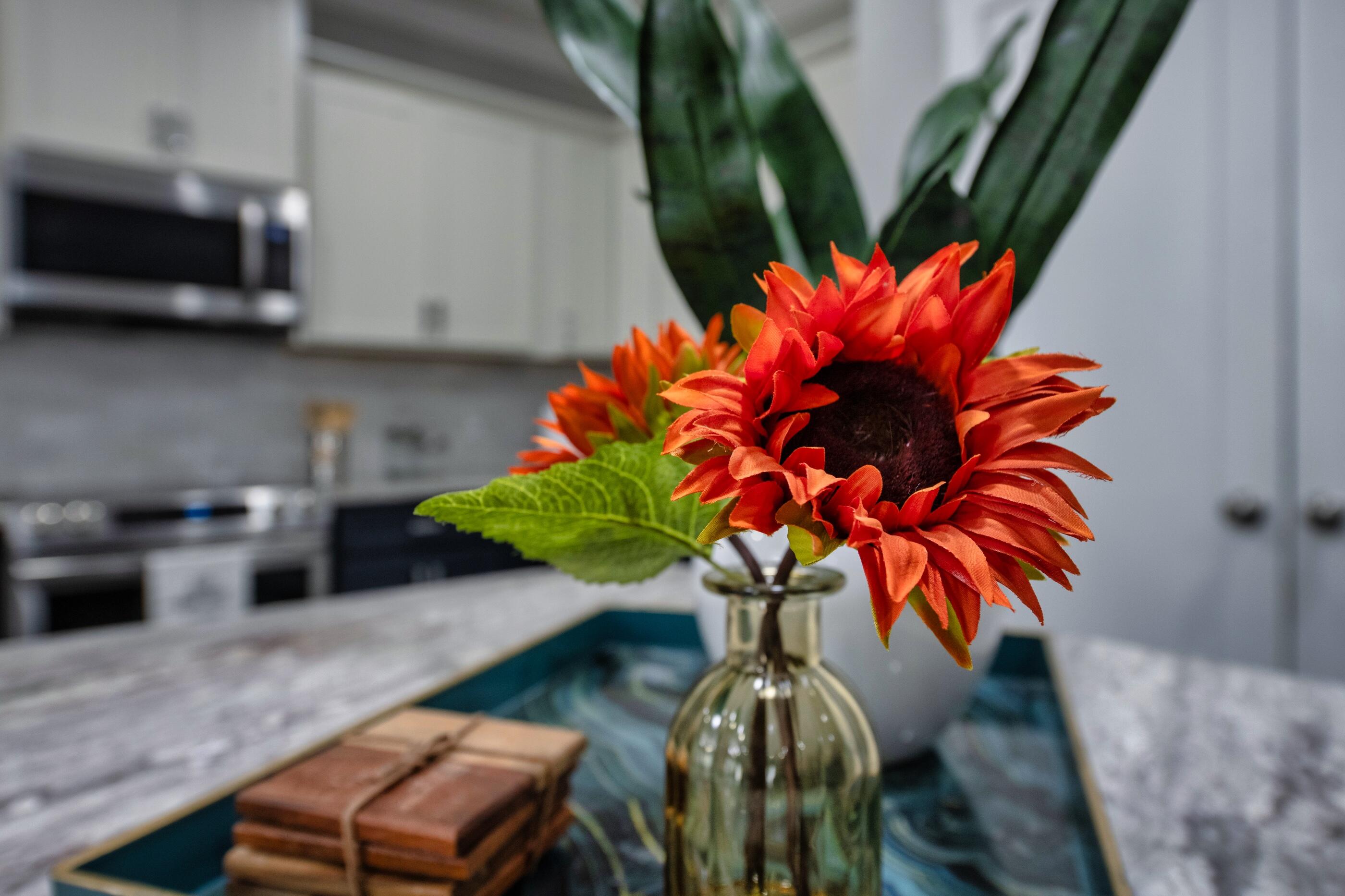 1504 West Ponderosa Road Fort Walton Beach, FL 32547 - Photo 11 of 51 a vase of flowers sitting on a table
