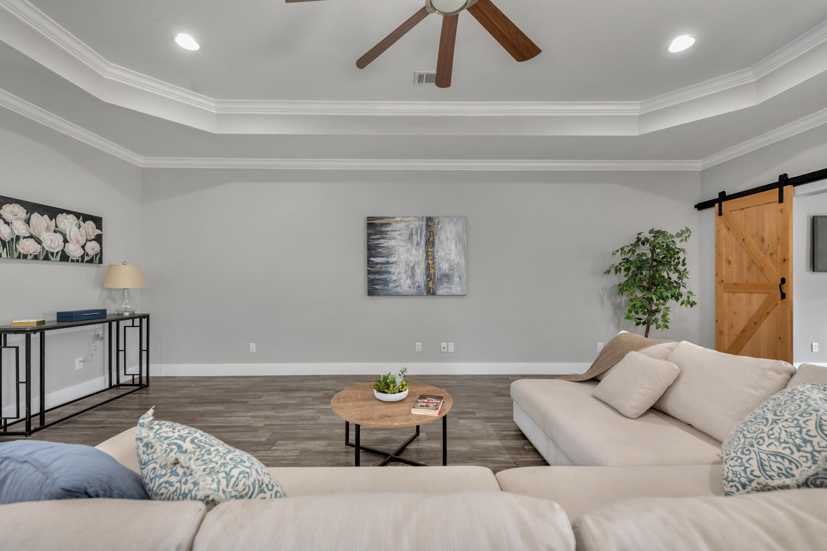1504 West Ponderosa Road Fort Walton Beach, FL 32547 - Photo 19 of 51 a living room with furniture and a potted plant