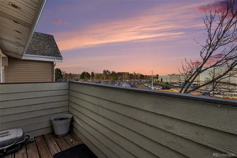 a view of a terrace with sky view