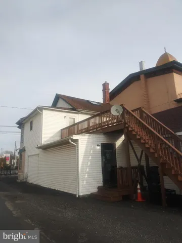 a view of a house with a garage