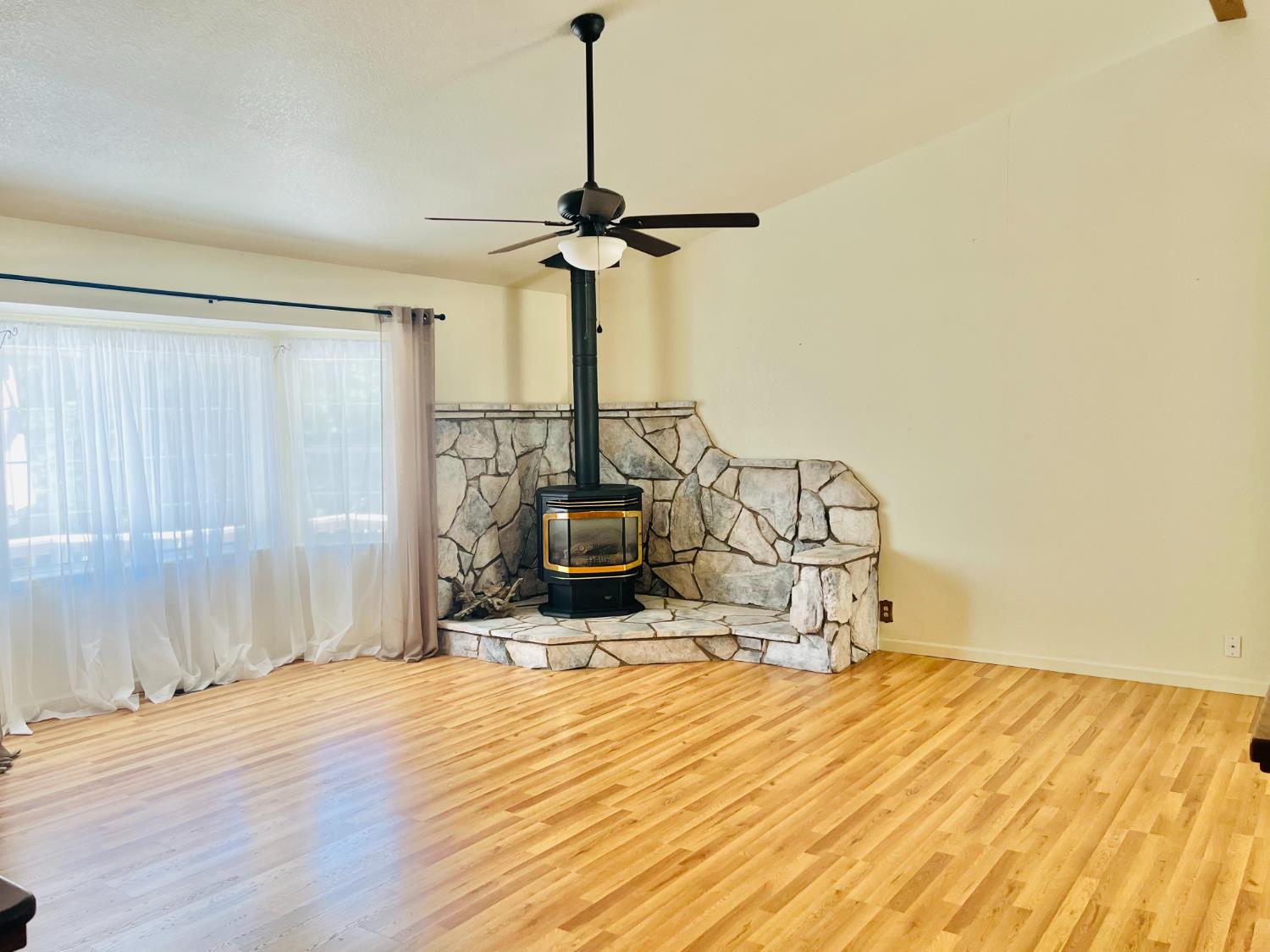 27165 Barton Road Pioneer, CA 95666 - Photo 6 of 30