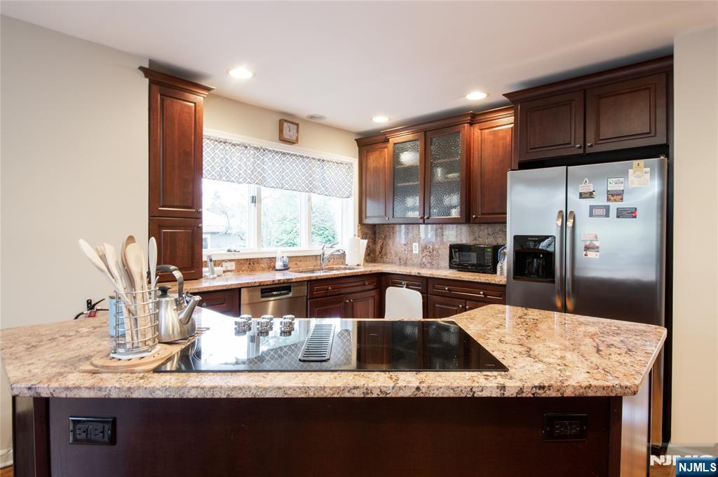 28 Old 4th Drive Oak Ridge, NJ 07438 - Photo 8 of 41