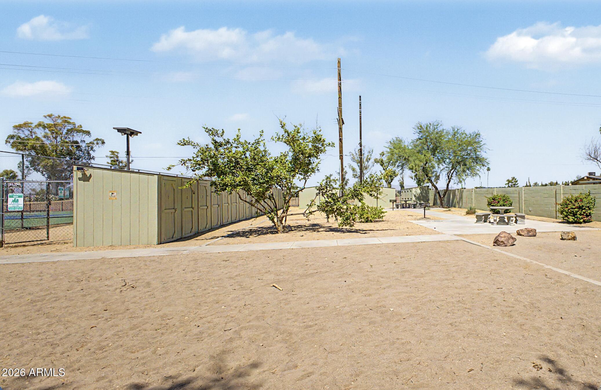 424 West Brown Road, Unit 225 Mesa, AZ 85201 - Photo 25 of 29 BBQ Area