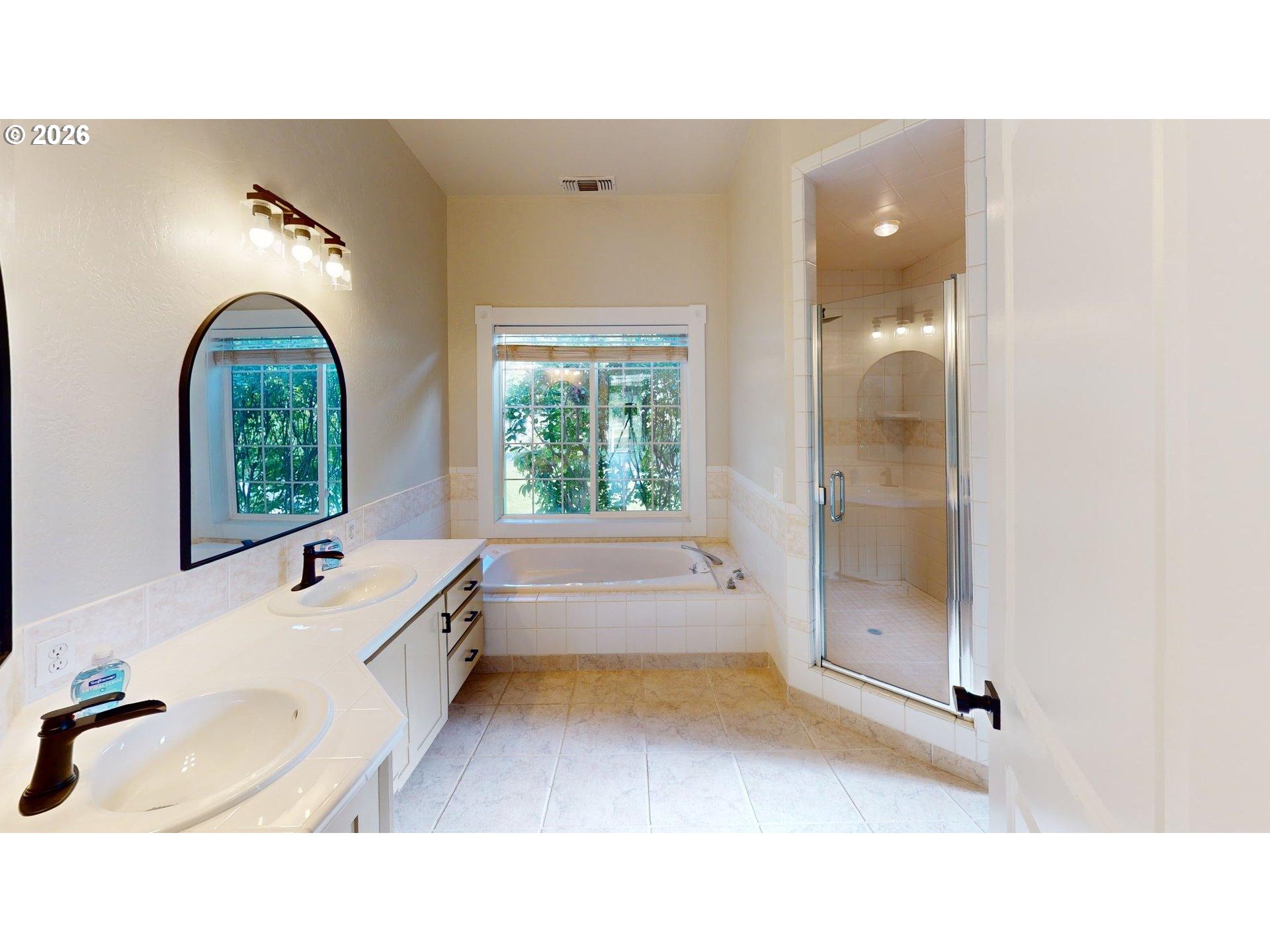 95950 North Bank Rogue River Road Gold Beach, OR 97444 - Photo 17 of 41 Owner's Suite Bathroom
