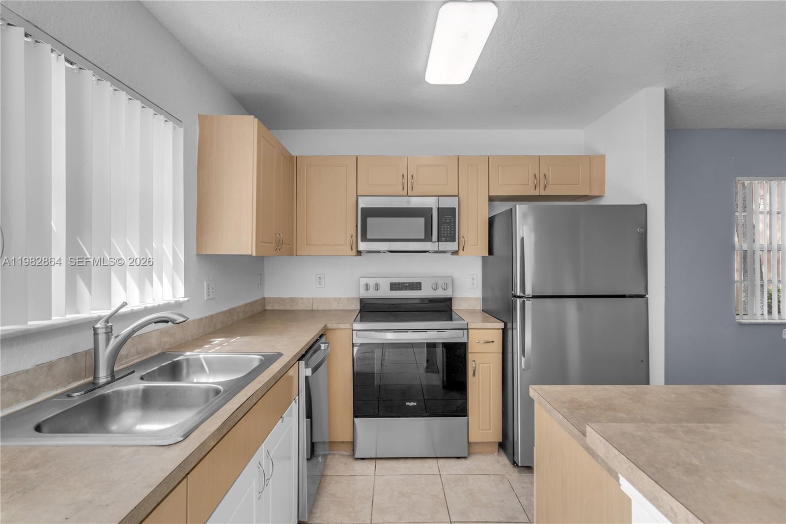 2400 Southwest 87th Way Miramar, FL 33025 - Photo 10 of 36