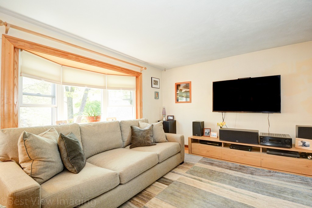 12 Woodbine Road Billerica, MA 01821 - Photo 11 of 26 Gallery Image 11