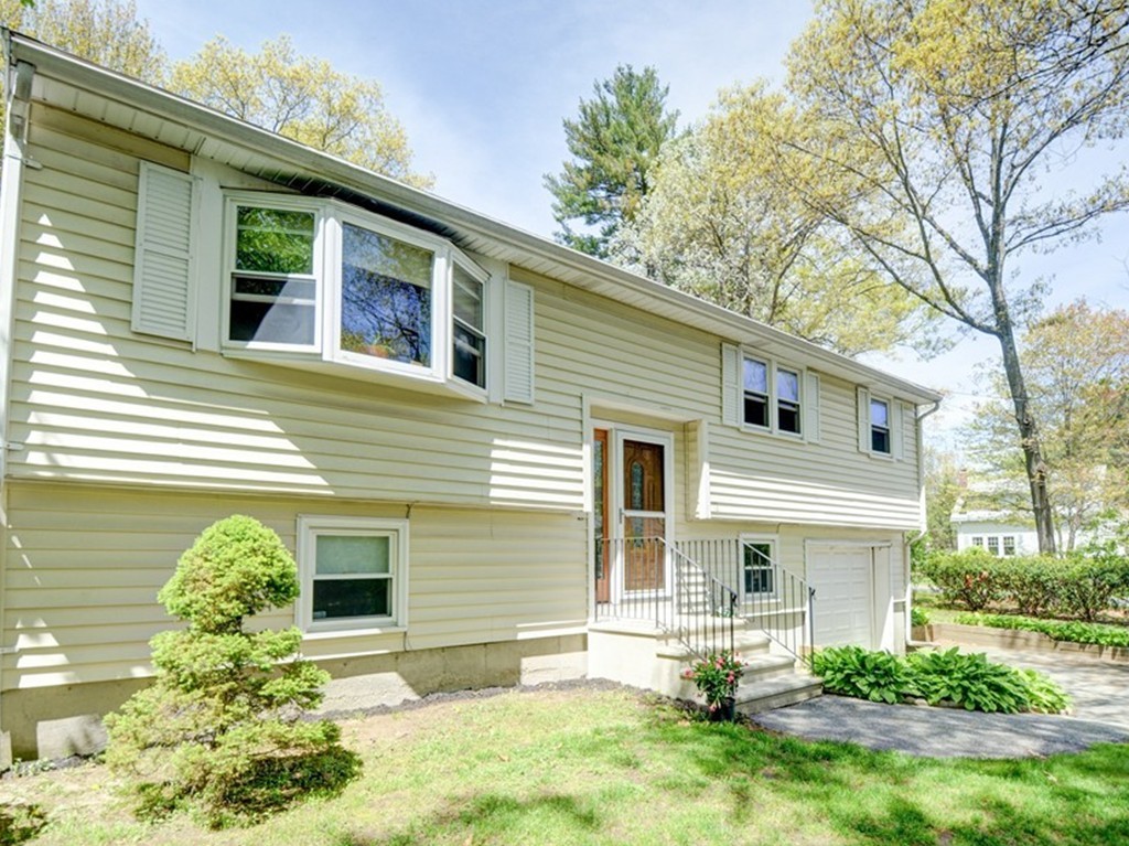 12 Woodbine Road Billerica, MA 01821 - Photo 2 of 26 Gallery Image 2