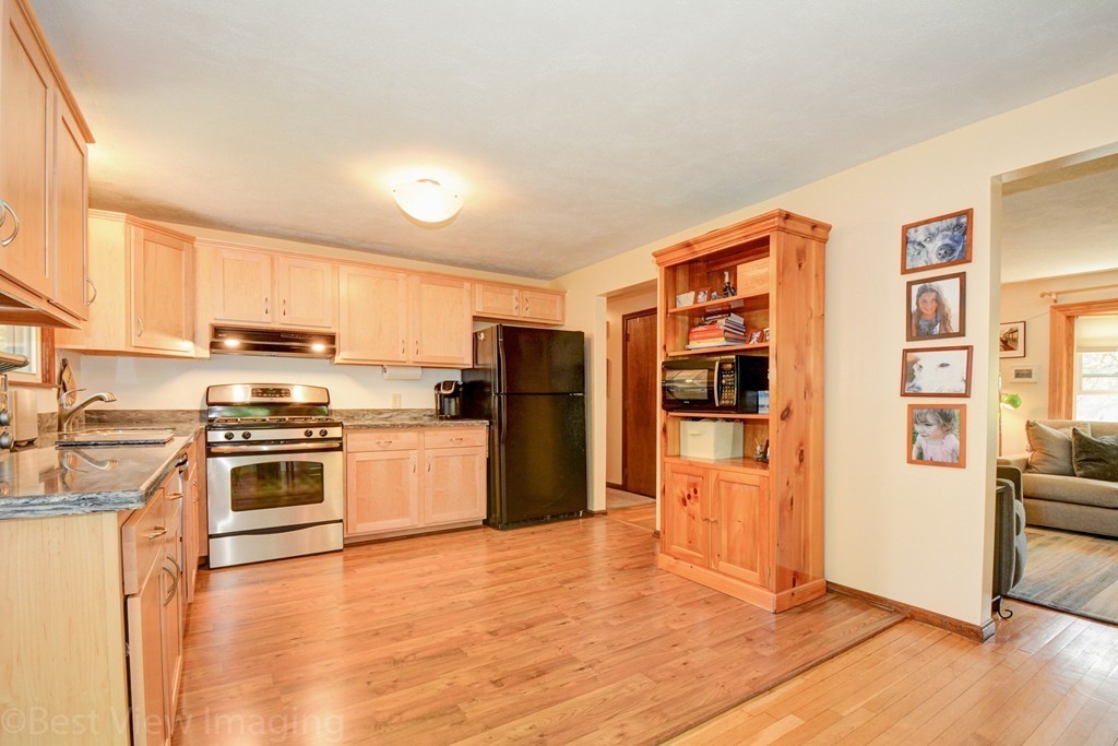 12 Woodbine Road Billerica, MA 01821 - Photo 5 of 26 Gallery Image 5