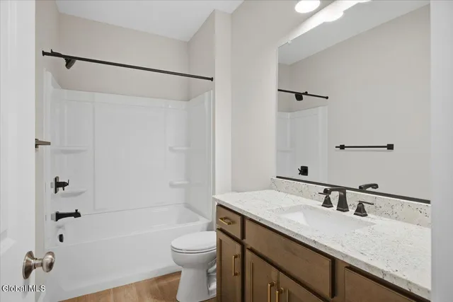 $698,000 | 14 Wellington Court, Clifton Park, NY 12065