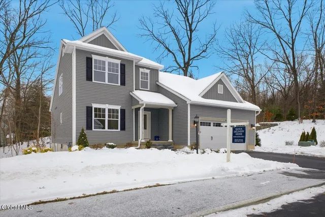 $698,000 | 14 Wellington Court, Clifton Park, NY 12065