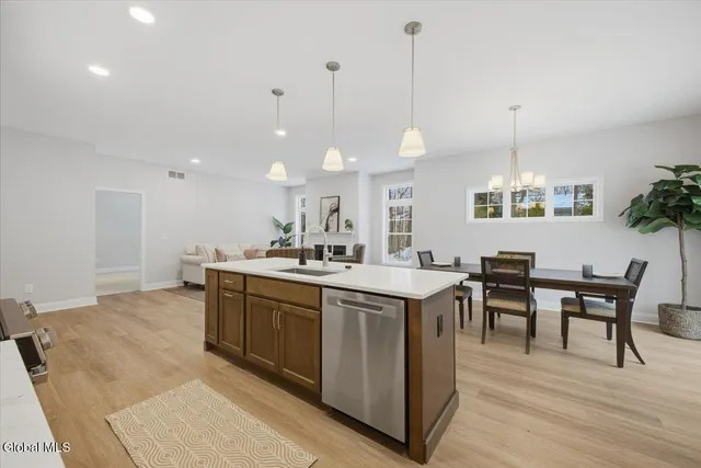 $698,000 | 14 Wellington Court, Clifton Park, NY 12065