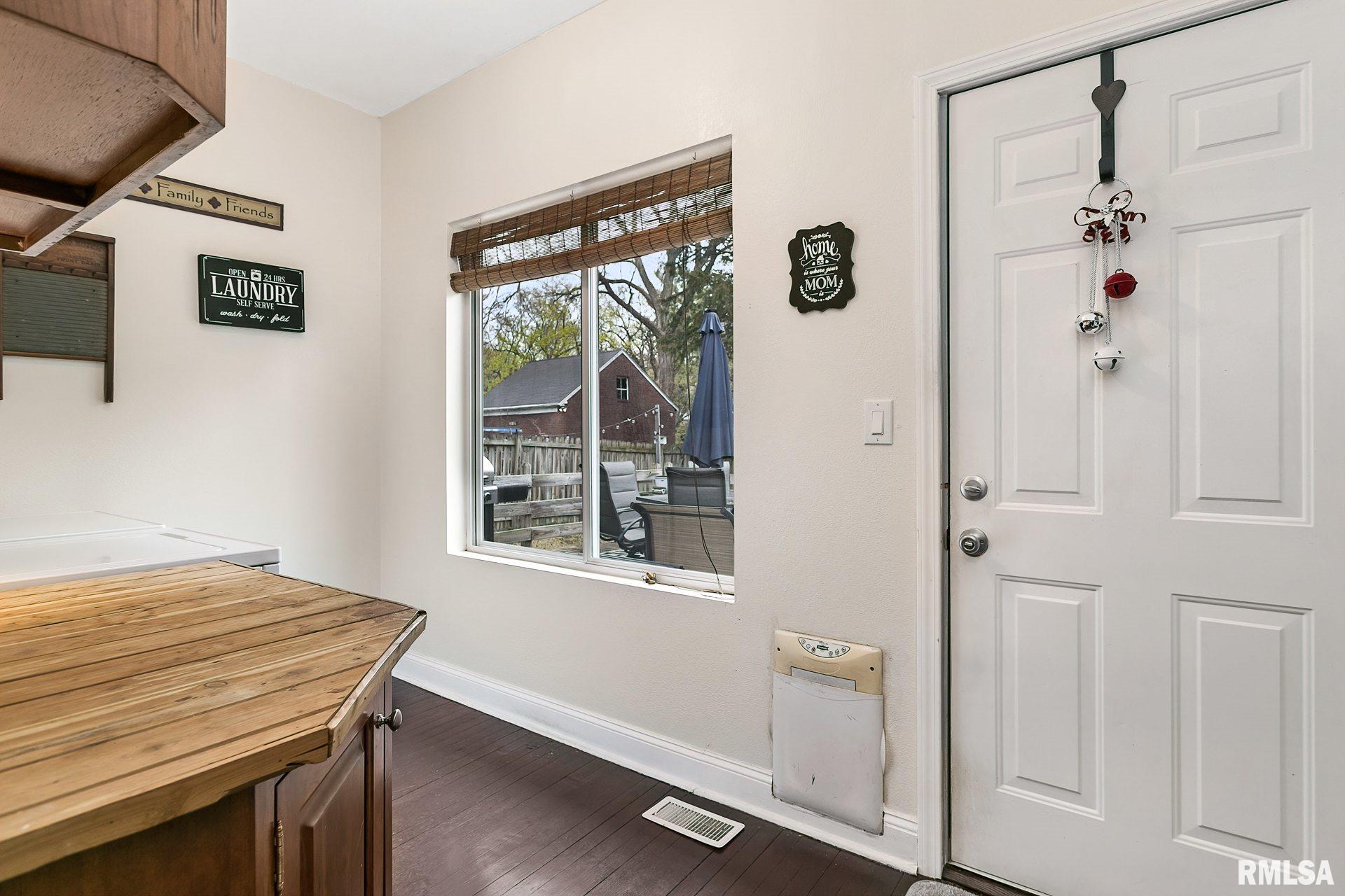 2523 Middle Road Davenport, IA 52803 - Photo 15 of 33 Gallery Image 15