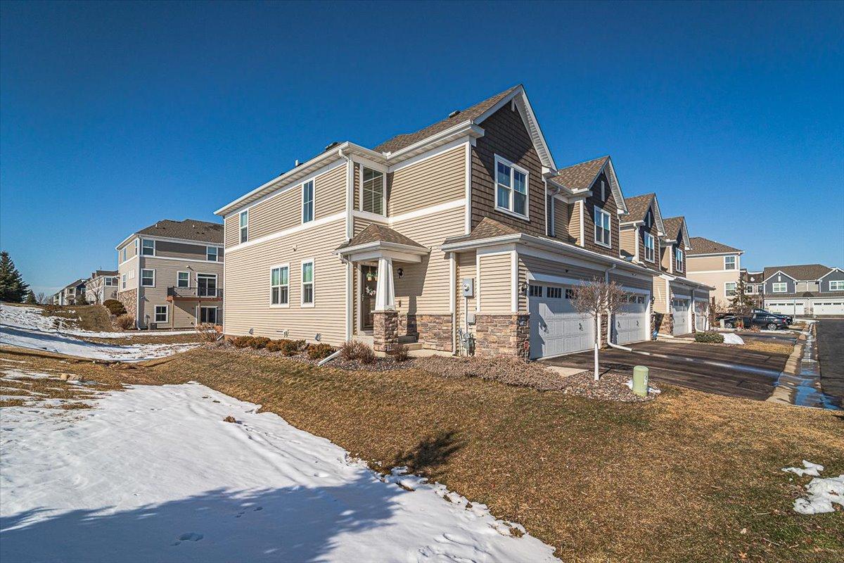 6972 Archer Trail Inver Grove Heights, MN 55077 - Photo 4 of 39