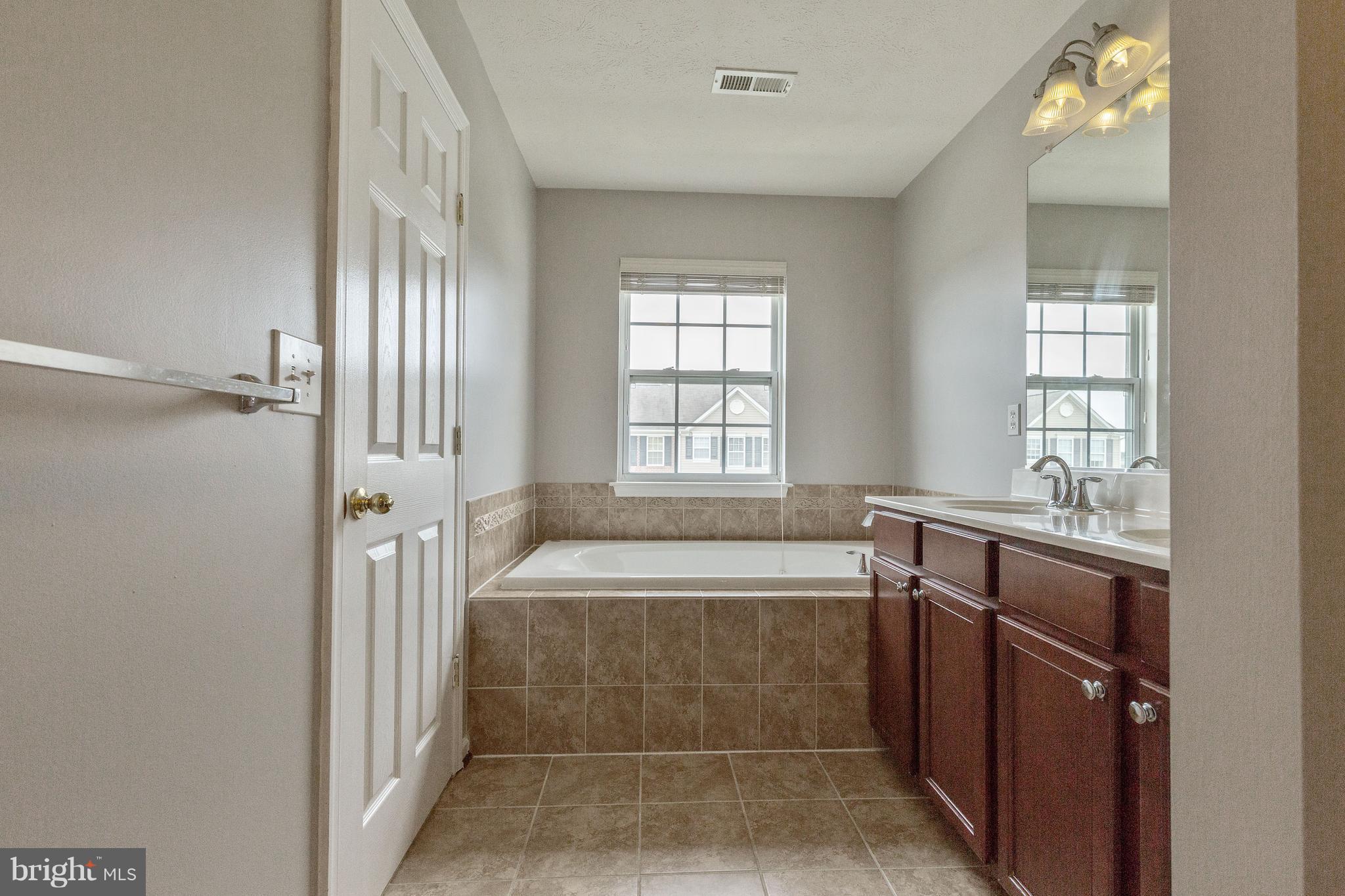 1007 Hickam Road Baltimore, MD 21220 - Photo 14 of 30 Bath (Master)