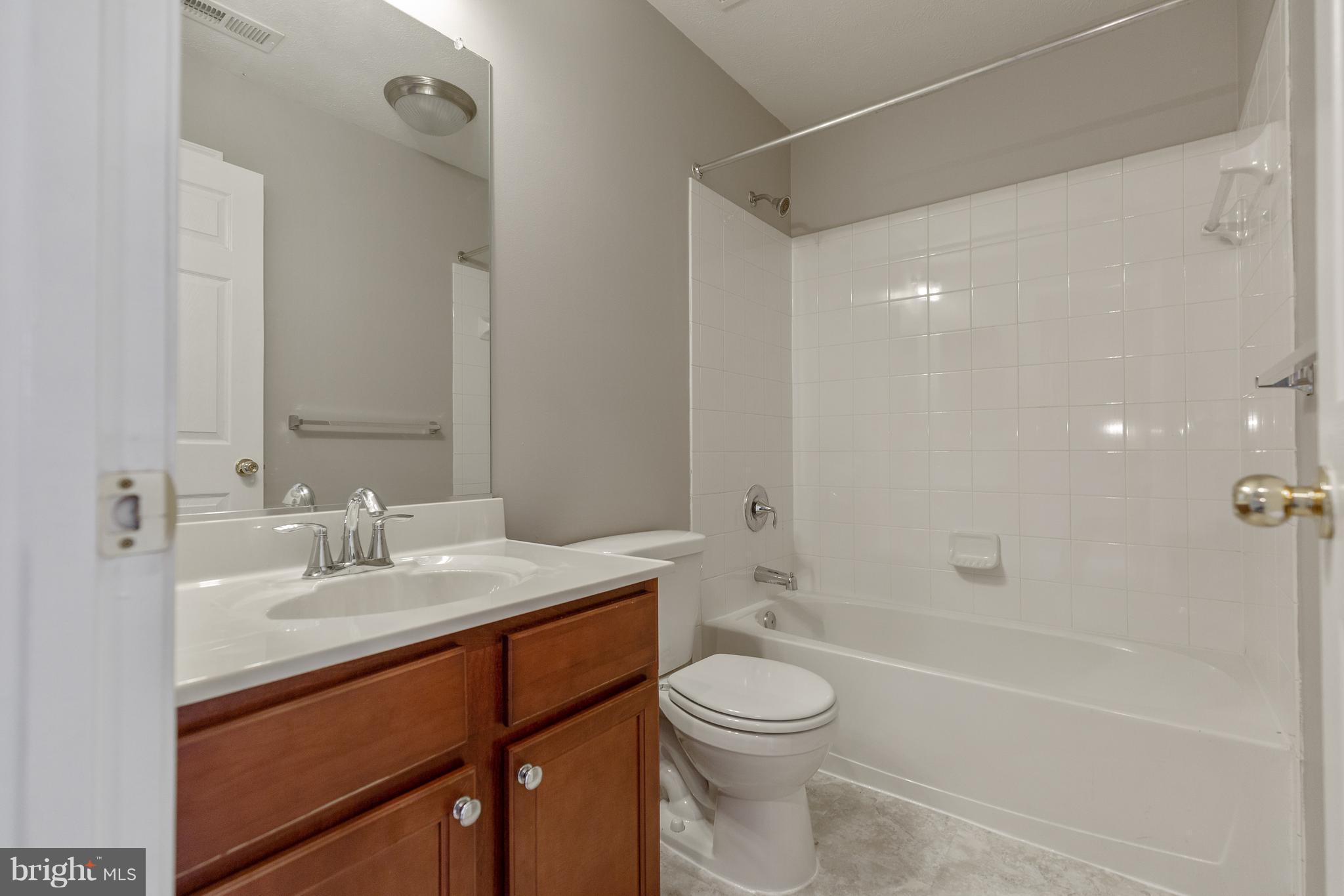 1007 Hickam Road Baltimore, MD 21220 - Photo 17 of 30 Bath