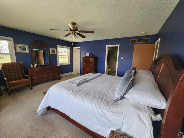 $569,000 | 20 Lakeshore Drive, Emporia, KS 66801
