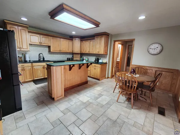 $569,000 | 20 Lakeshore Drive, Emporia, KS 66801