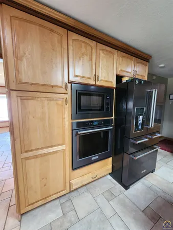 $569,000 | 20 Lakeshore Drive, Emporia, KS 66801