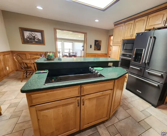 $569,000 | 20 Lakeshore Drive, Emporia, KS 66801