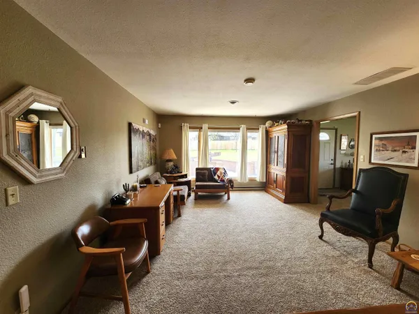 $569,000 | 20 Lakeshore Drive, Emporia, KS 66801