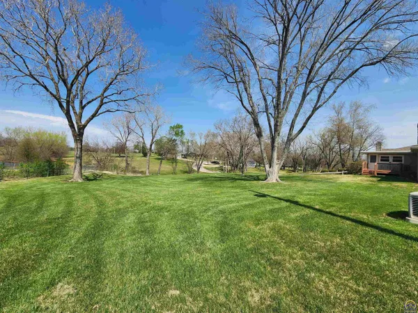 $569,000 | 20 Lakeshore Drive, Emporia, KS 66801