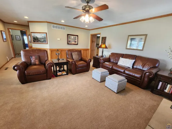 $569,000 | 20 Lakeshore Drive, Emporia, KS 66801