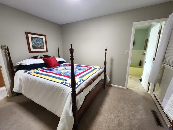 $569,000 | 20 Lakeshore Drive, Emporia, KS 66801