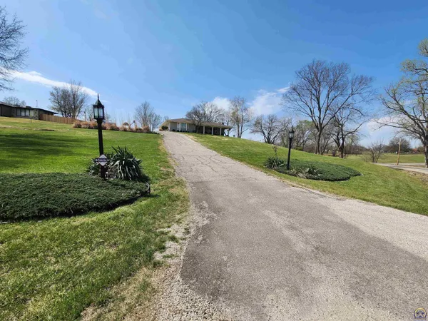 $569,000 | 20 Lakeshore Drive, Emporia, KS 66801