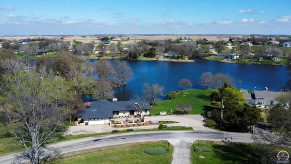 $569,000 | 20 Lakeshore Drive, Emporia, KS 66801