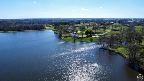 $569,000 | 20 Lakeshore Drive, Emporia, KS 66801