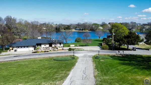 $569,000 | 20 Lakeshore Drive, Emporia, KS 66801
