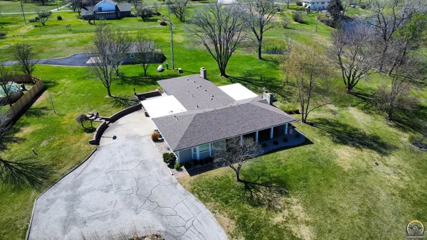 $569,000 | 20 Lakeshore Drive, Emporia, KS 66801