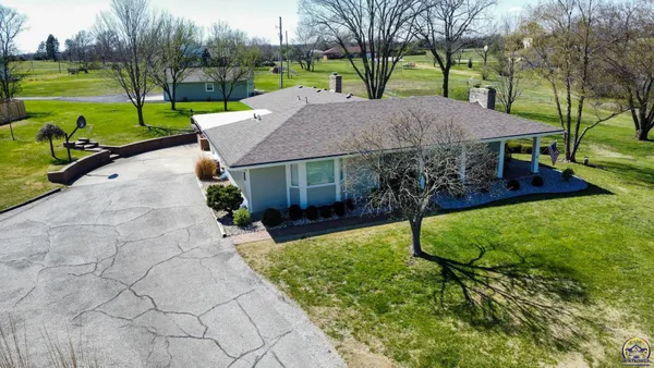 $569,000 | 20 Lakeshore Drive, Emporia, KS 66801