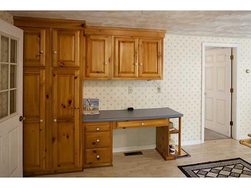 29 Beaver Road Winterport, ME 04496 - Photo 15 of 35 Kitchen. Additional storage with desk