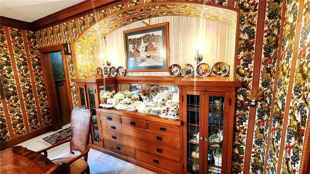 $685,000 | 173 North 7th Highway, Girard, KS 66743