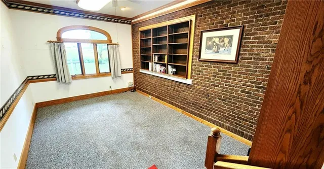 $685,000 | 173 North 7th Highway, Girard, KS 66743