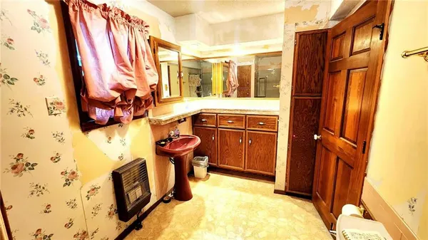 $685,000 | 173 North 7th Highway, Girard, KS 66743
