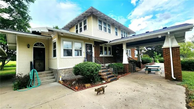 $685,000 | 173 North 7th Highway, Girard, KS 66743