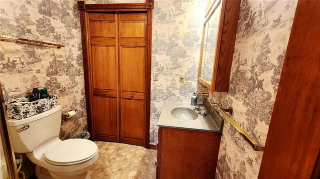 $685,000 | 173 North 7th Highway, Girard, KS 66743