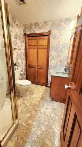 $685,000 | 173 North 7th Highway, Girard, KS 66743