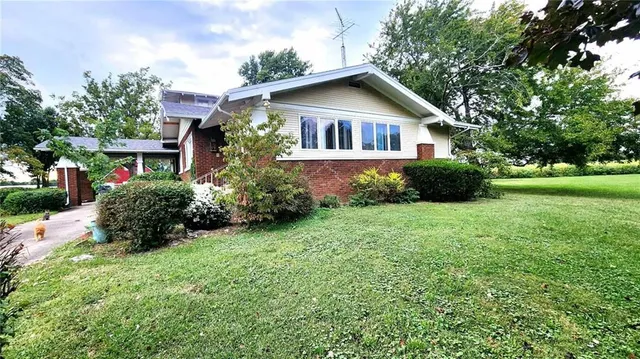 $685,000 | 173 North 7th Highway, Girard, KS 66743