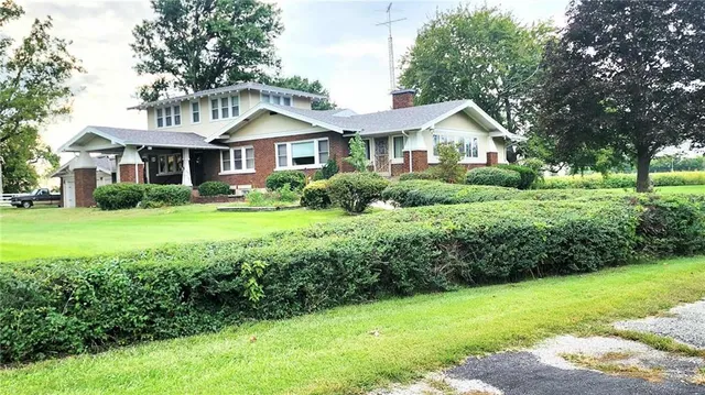 $685,000 | 173 North 7th Highway, Girard, KS 66743