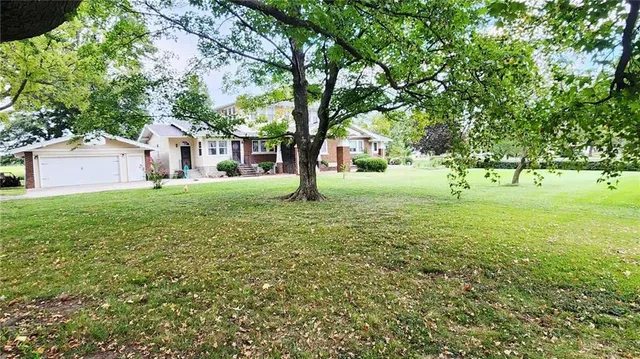 $685,000 | 173 North 7th Highway, Girard, KS 66743