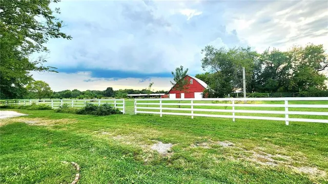 $685,000 | 173 North 7th Highway, Girard, KS 66743