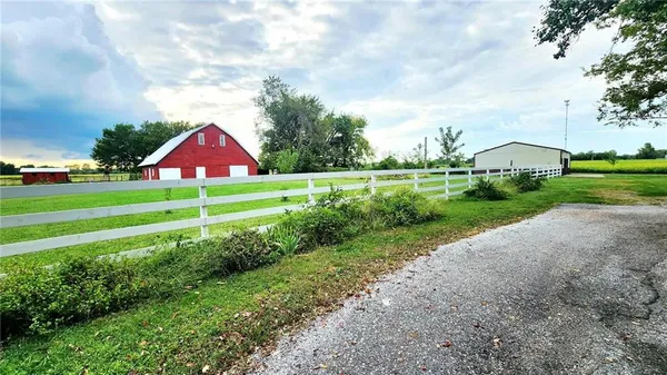 $685,000 | 173 North 7th Highway, Girard, KS 66743