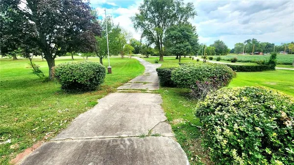 $685,000 | 173 North 7th Highway, Girard, KS 66743