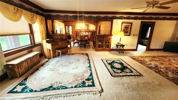$685,000 | 173 North 7th Highway, Girard, KS 66743