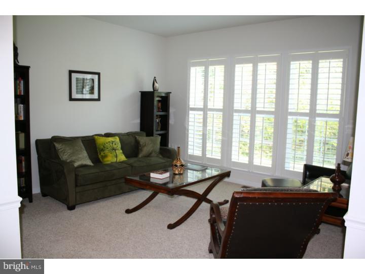 204 Sullivan Drive Mickleton, NJ 08056 - Photo 6 of 18 Living Room