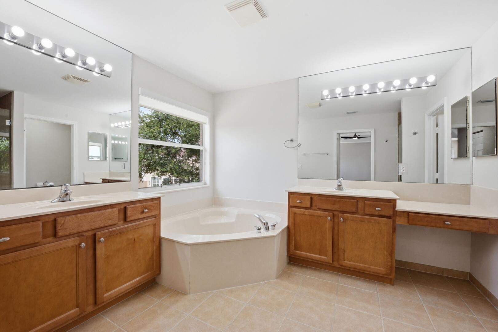 8895 Chestnut Ridge Way Boynton Beach, FL 33473 - Photo 19 of 63 Dual Sinks